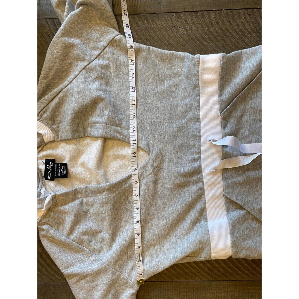 Oakley v-neck hoodie with tie waist - Picture 8 of 10